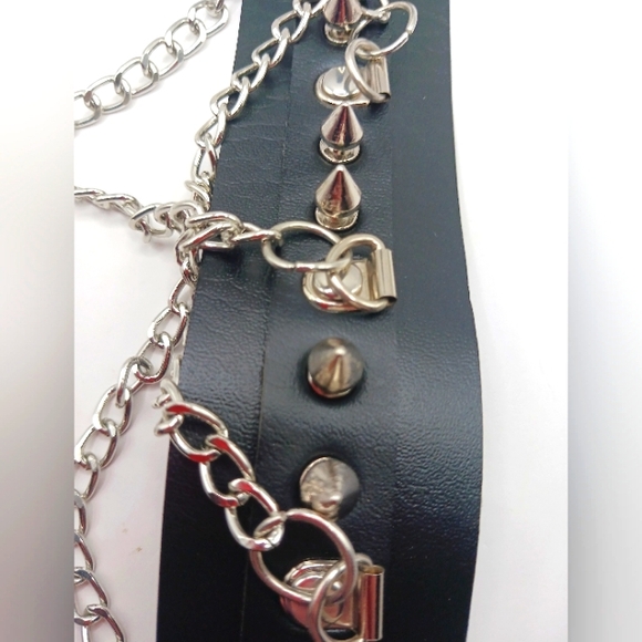 Gothic Spiked and  Chains Necklace-Choker  Leather-Black-New - Picture 10 of 10